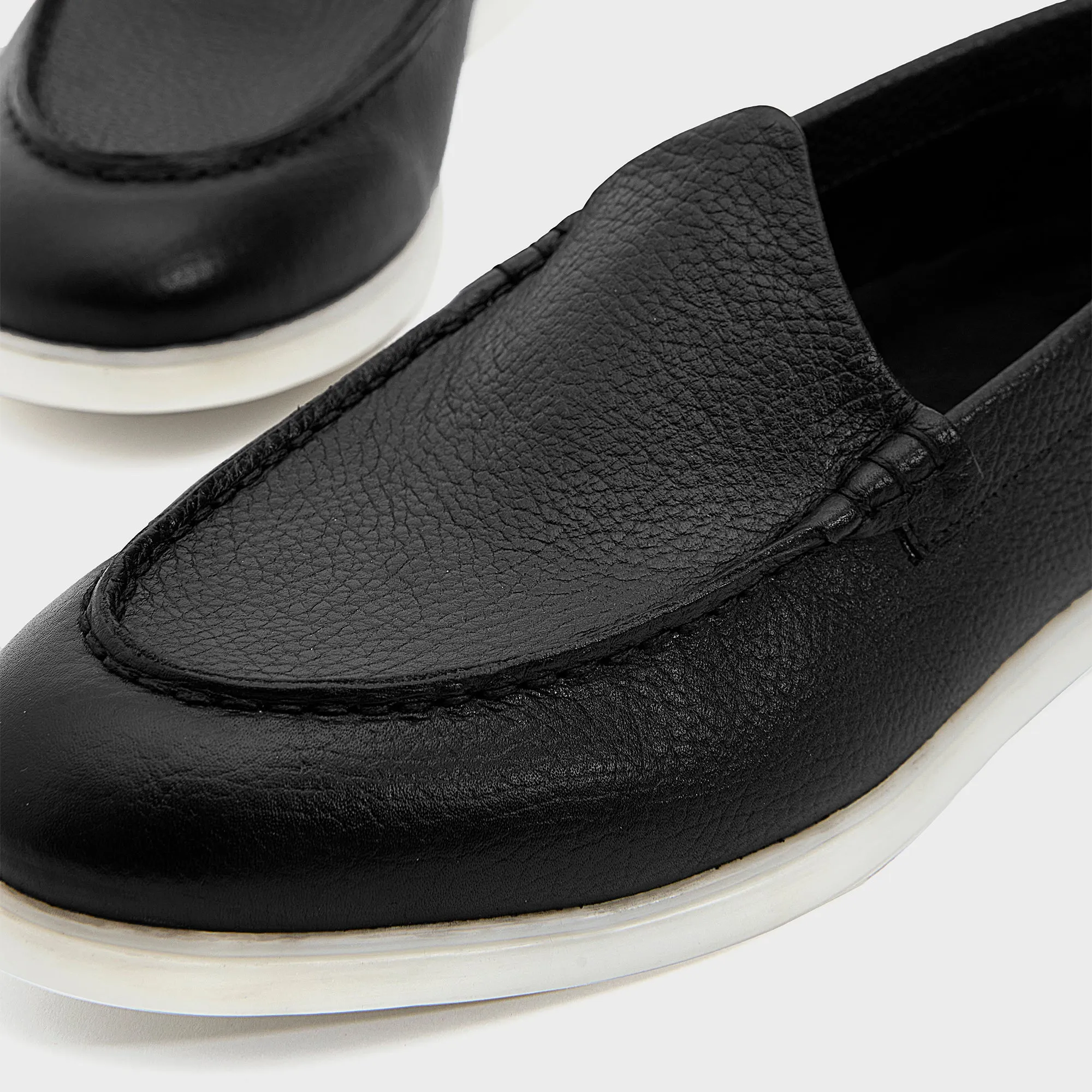 Nagra Loafer | Solid Black Leather