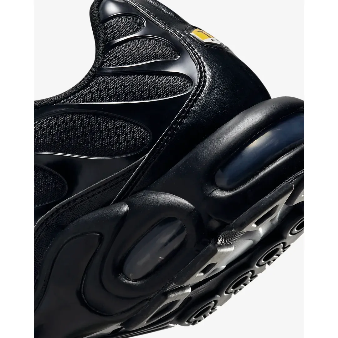 Nike Men's Air Max Plus Shoes - All Black